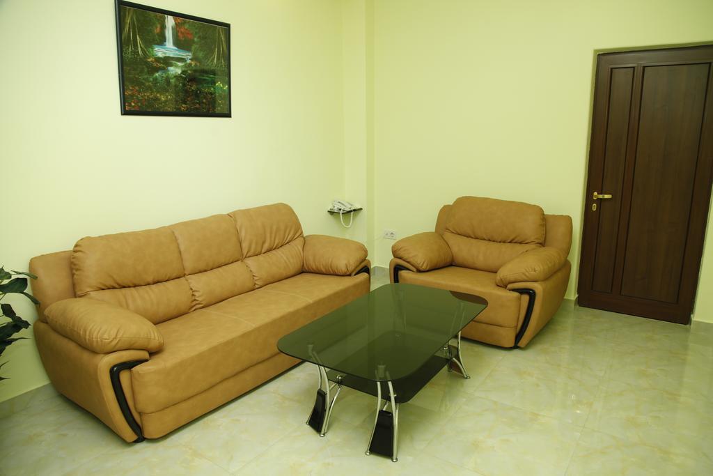 Best Hotel Yerevan Bagian luar foto